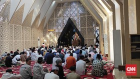Warga Lenteng Agung Salat Id di Masjid At-Taufiq PDIP