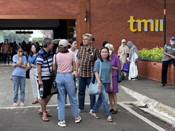 Warga Liburan ke TMII di Hari Lebaran, Rumah Adat Jadi Daya Tarik