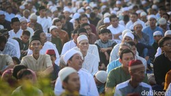 Viral Panitia dan Jamaah Salat Idul Fitri Nyaris Bentrok di Makassar