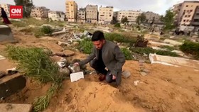 VIDEO: Kisah Pilu Lebaran Pria Gaza usai Anak-Istri Direnggut Israel