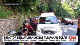 VIDEO: Pemotor Berjatuhan Akibat Tumpahan Solar