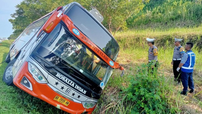 Polda Jawa Tengah menyatakan akan dijadwalkan pemeriksaan PO Rosalia Indah sebagai operator bus yang kecelakaan di Tol Semarang-Batang.