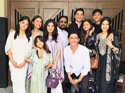 5 Potret Momen Lebaran Keluarga Nana Mirdad Akur dengan Mantan Adik Ipar