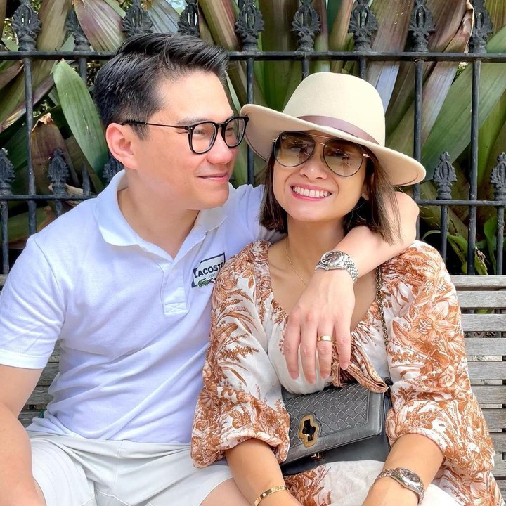 <p>Acha Septriasa merayakan Lebaran 2024 bersama keluarga di Australia. Diketahui, setelah menikah dengan Vicky Kharisma, Acha pun menetap di Negeri Kanguru tersebut. "Selamaf Hari Raya Idul Fitri. Maaf Lahir dan Batin," tulis Acha seraya mengunggah potretnya bersama sang suami. (Foto: Instagram: @septriasaacha)</p>