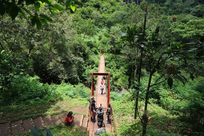 12 Rekomendasi Wisata Alam di Bandung, Yuk Healing Sejenak!