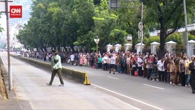 VIDEO: Open House di Istana, Warga Rela Antre Demi Bertemu Jokowi