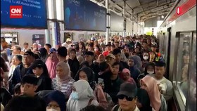 VIDEO: Stasiun Bogor Penuh Sesak di Hari Kedua Lebaran