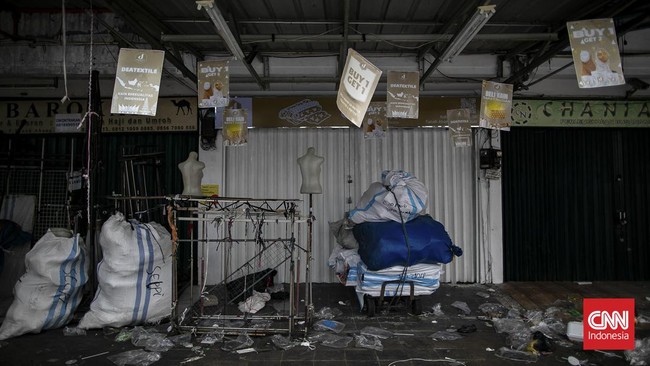 FOTO: Geliat Pasar Tanah Abang Terhenti Saat Libur Lebaran