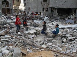 Potret Anak-anak di Gaza Rayakan Idul Fitri di Tengah Perang
