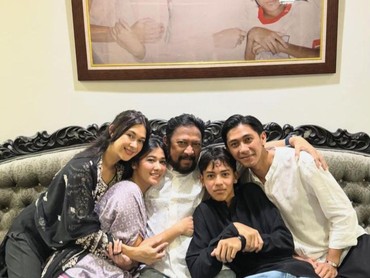 Terpopuler: Kerukunan Jamal Mirdad & Anak Meski Beda Agama hingga IG Sandra Dewi Hilang