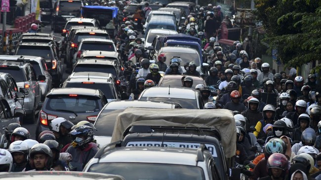 Kemacetan Parah di Puncak Bogor, Polisi Terapkan Sistem Satu Arah