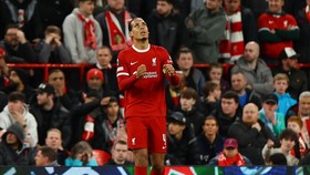 Van Dijk Usai Liverpool Dipermalukan Atalanta: Malam yang Menyakitkan