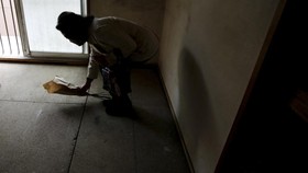 FOTO: Kisah Pilu Orang Tua Mati dalam Sepi di Apartemen Jepang