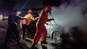 Mobil Pemudik Terbakar di Tol Jombang, Sempat Terendus Bau Hangus