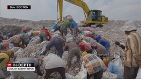 VIDEO: CNN Indepth: Dijajah Sampah Impor
