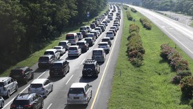 FOTO: Macet di Tol Palimanan-Kanci saat Arus Balik Lebaran