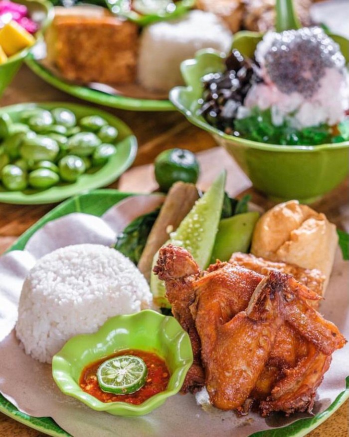 10 Rekomendasi Tempat Kuliner Kaki Lima yang Populer di Bali