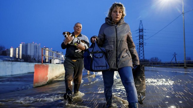 FOTO: Kota di Rusia Terendam Banjir Lelehan Salju Terparah