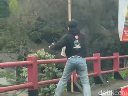 Pemkab Cianjur Bakal Sanksi Penumpang Mobil Viral Buang Sampah ke Sungai