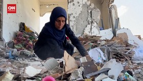 VIDEO: Momen Pengungsi Gaza Kunjungi Puing-puing Rumah saat Idulfitri