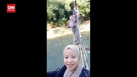 VIDEO: Detik-detik Jembatan Gantung di Lebak Putus saat Warga Swafoto