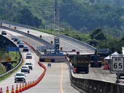 Video: H+3 Lebaran, Exit Tol Bocimi Arah Sukabumi Padat