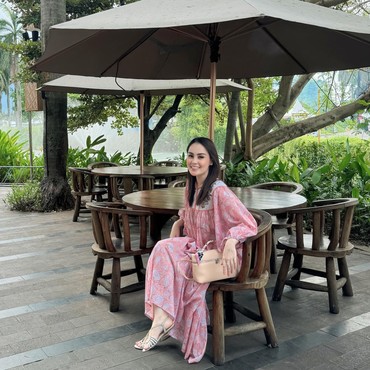 7 Penampilan Terkini Jennifer Dunn usai Operasi Jahit Usus, Wajah Tirus Disorot