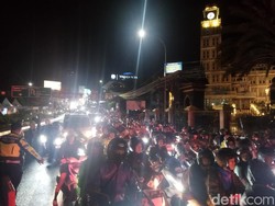 Lalin Simpang Gadog Menuju Jakarta Macet Malam Ini
