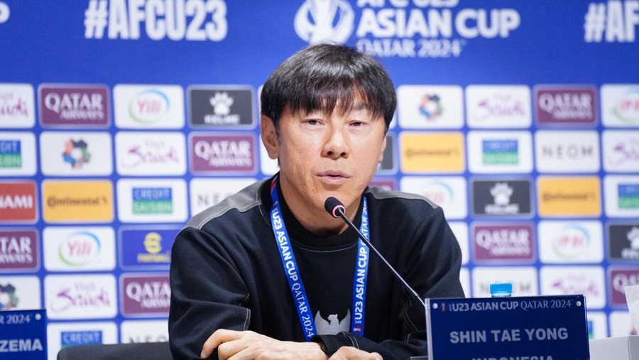 Pelatih Timnas Indonesia U-23 Shin Tae-yong dan tiga pelatih timnas Grup A Piala Asia U-23 2024.