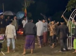 Viral Orkes Dangdut di Bangkalan Ricuh, 2 Kubu Warga Saling Acungkan Celurit