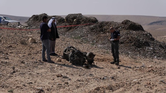 Meski turut menjatuhkan drone dan rudal Iran yang serang Israel, AS mengaku ingin meredakan ketegangan.