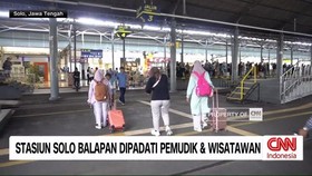 VIDEO: Stasiun Solo Balapan Dipadati Pemudik dan Wisatawan