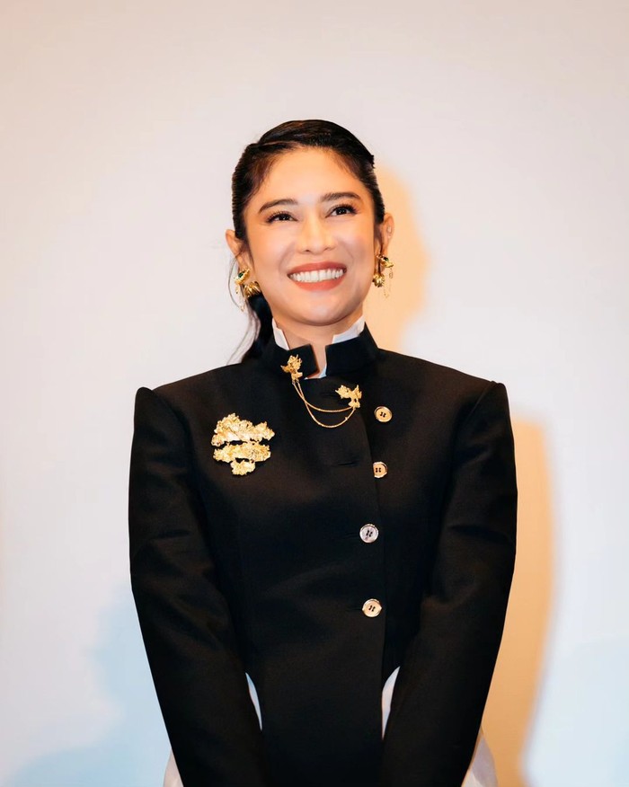 5 Gaya Dian Sastro Berkebaya, Jadi Inspirasi OOTD!