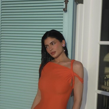 Kylie Jenner Disebut Tak Percaya Diri Hadir di Oscar 2025