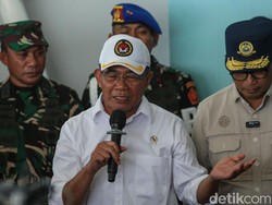 Muhadjir Imbau Warga Pikir-pikir Ikut Keluarga yang Merantau Balik ke DKI