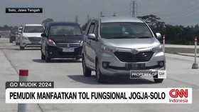 VIDEO: Pemudik Manfaatkan Tol Fungsional Jogja-Solo