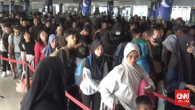 Puncak Arus Balik, Bandara Hasanuddin dan Pelabuhan Makassar Padat