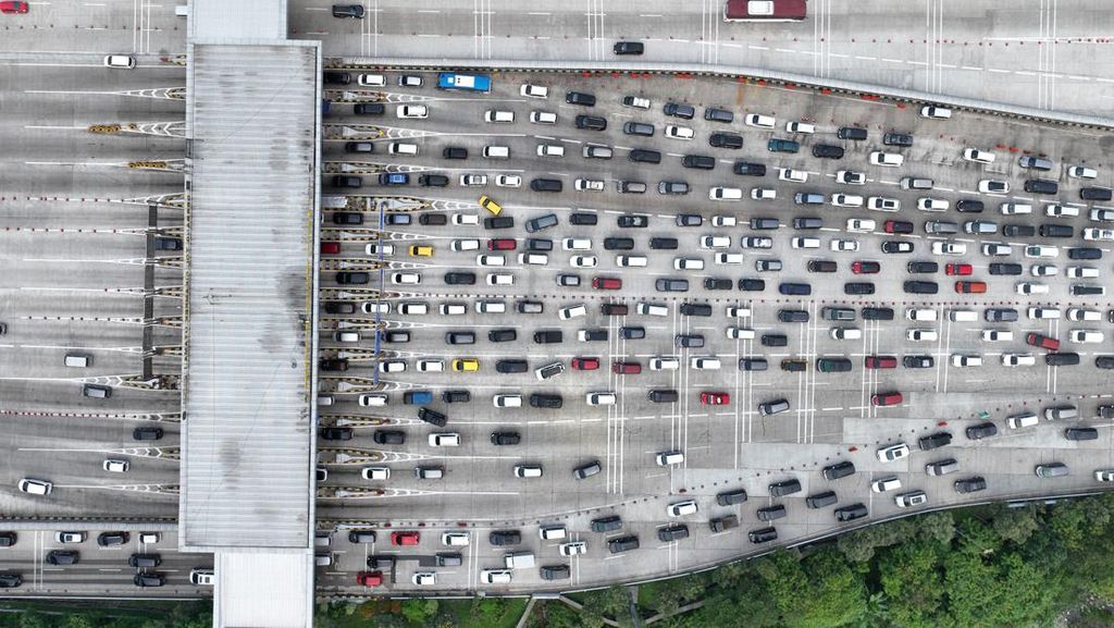 Kapolri Sebut Ada 2,3 Juta Kendaraan Keluar Jakarta Lewat Jalur Tol