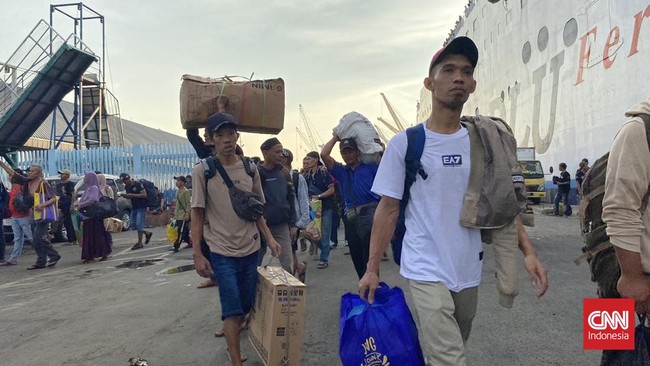 Puncak Kepadatan Arus Balik di Pelabuhan Tanjung Perak Surabaya Diprakirakan Terjadi pada Hari Ini