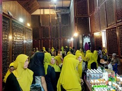 Ribuan Orang Berwisata di Al-Quran Raksasa Palembang Selama Libur Lebaran