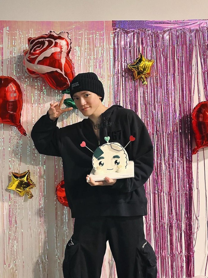 Ia sendiri menjadi anggota NCT pertama yang menjalani wajib militer, dan akan bertugas di Angkatan Laut./ Foto: instagram.com/nct127