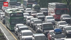 VIDEO: Ada Kecelakaan, Tol Dipali Macet Total