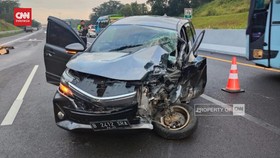 VIDEO: Kecelakaan 3 Mobil di Tol Cipali, 1 Tewas, 2 Luka Berat