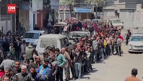 VIDEO: Warga Gaza Serbu Toko Kue yang Baru Buka Kala Agresi Israel