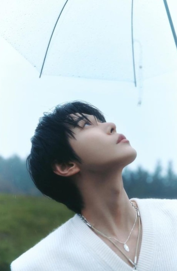 Cinta dan cita dari Doyoung tersaji indah lewat lantunan melodi dalam 10 lagu di album pertamanya bertajuk YOUTH ini. Sekali lagi, selamat atas debut solonya untuk Doyoung NCT. Jadi, apa kamu sudah dengar full albumnya, Beauties?/Foto: instagram.com/nct