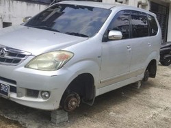 Mobil Diparkir di Ciawi Bogor Jadi Sasaran Maling, 4 Bannya Raib