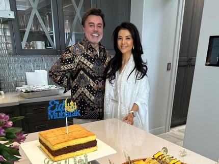 5 Potret Farah Quinn Buka Puasa Bareng Keluarga di Amerika, Buat Hidangan Es Teler Khas Indonesia