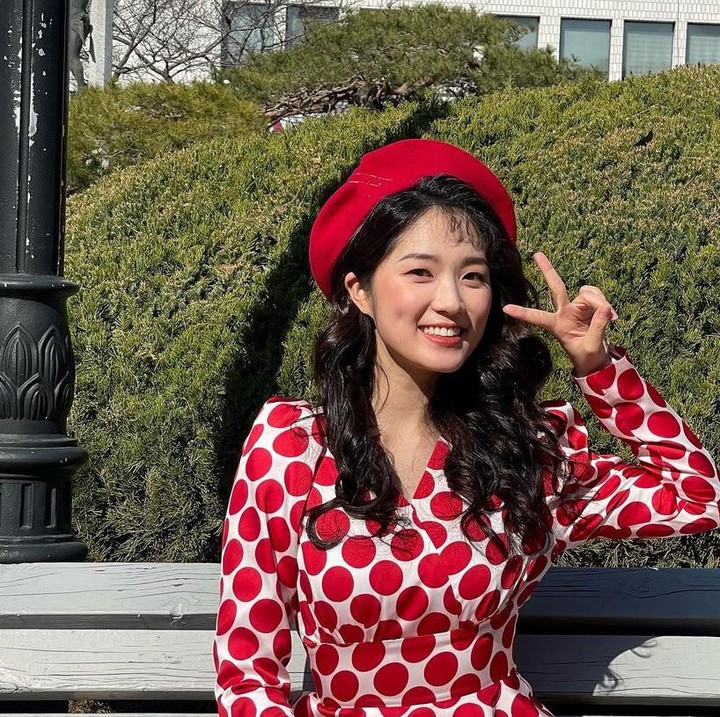 <p>Di waktu yang sama, di tahun 2021, nama Kim Hye Yoon juga tercatat untuk membintangi drama <em>Snowdrop</em>. Meski tampil sebagai peran pendukung, kualitas akting yang dibawakannya sangat diberi acungan jempol oleh para penonton. (Foto: Instagram @hye_yoon1110)</p>
