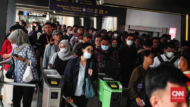 Seorang penduduk negara Afghanistan pengungsi UNHCR berinisial MYN (36) ditemukan meninggal bumi di atas rel di Stasiun Sudirman, Jakarta