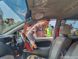 Sadisnya Begal di Bandung, Tusuk Leher Sopir Taksi Online Pakai Kater